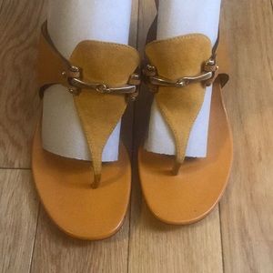 Gucci sandals amazing condition mustard color